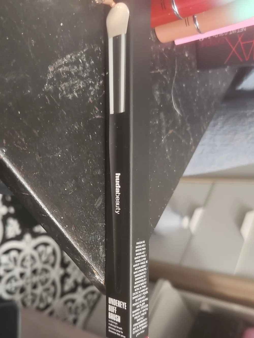 Huda Beauty Undereye Buff Brush